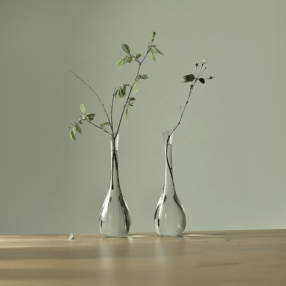 Japanese Zen Inspired Transparent Glass Vase - The House Of BLOC