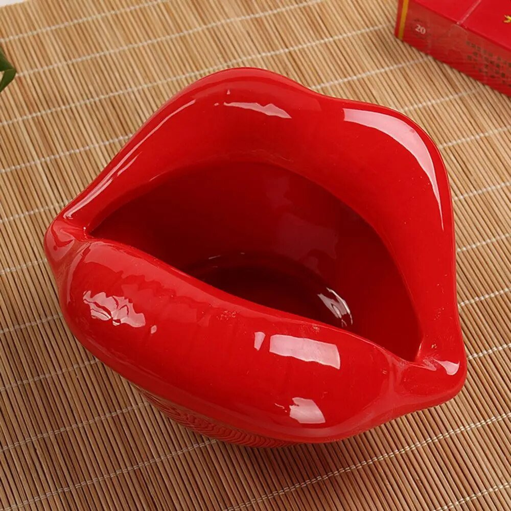 Quirky Cartoon Lips Ceramic Ashtray - The House Of BLOC