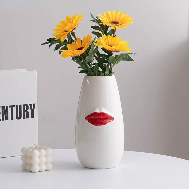 Red Lips Porcelain Vase - The House Of BLOC